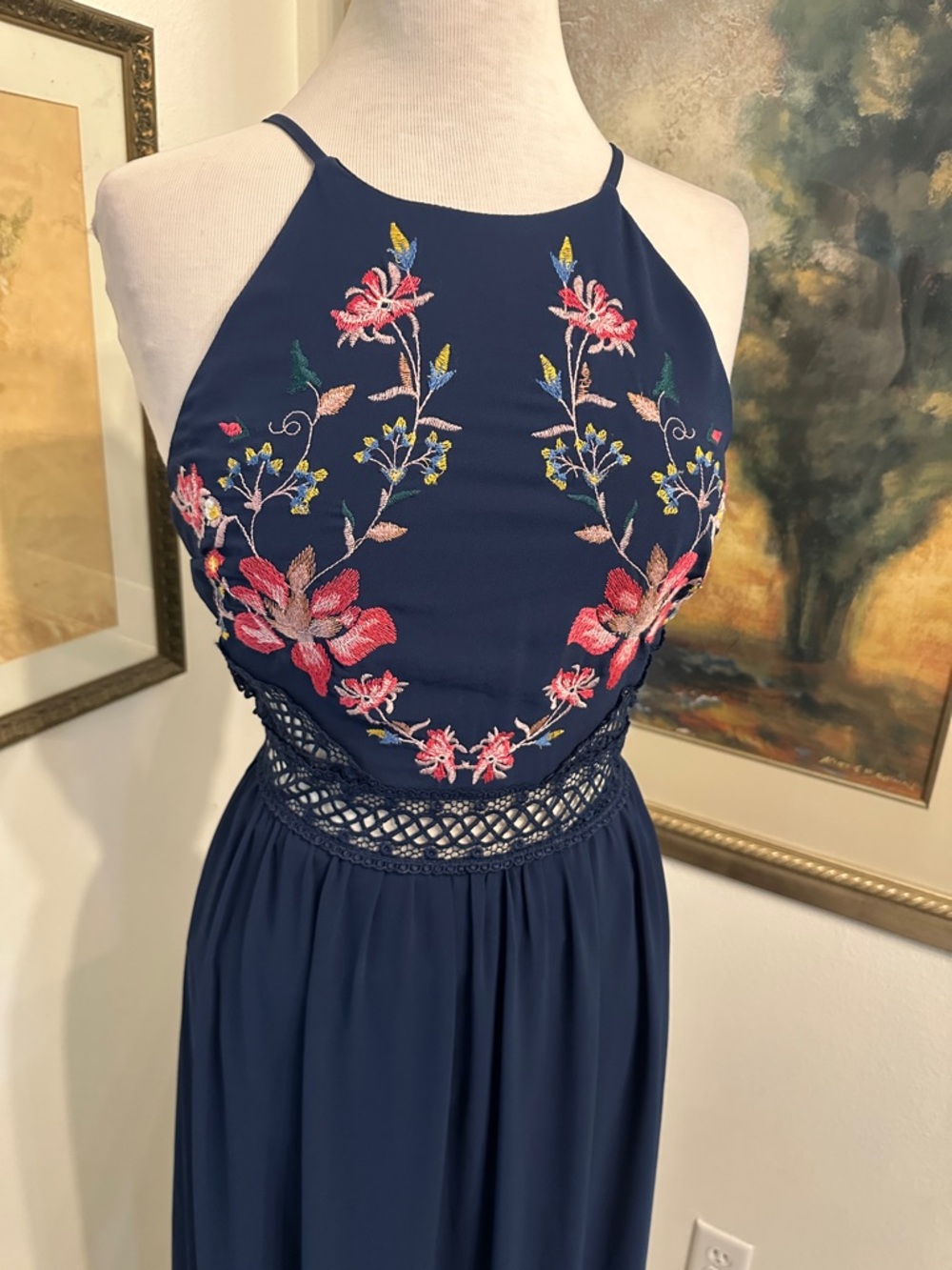 NWT Soieblu Navy Floral/Lace Embroidered Halter Maxi Dress w/Adj Straps -Large - Picture 5 of 15